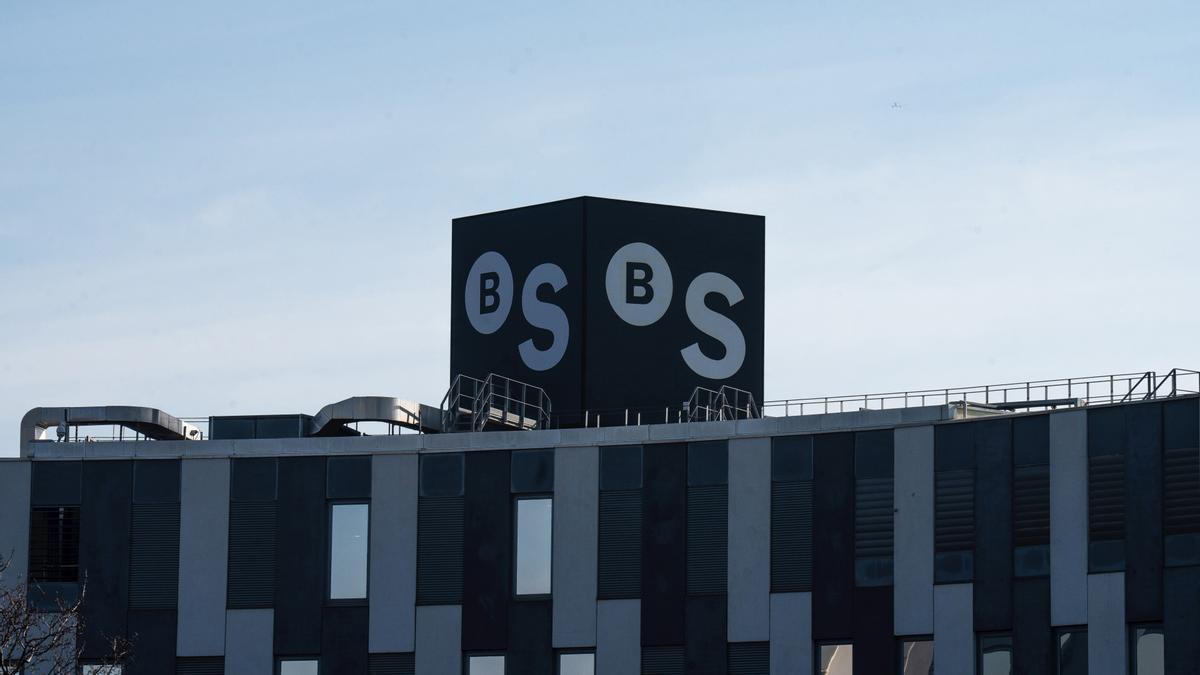 Archivo - Edificio del Banco Sabadell, en San Cugat del Vallés, Barcelona, Catalunya (España).