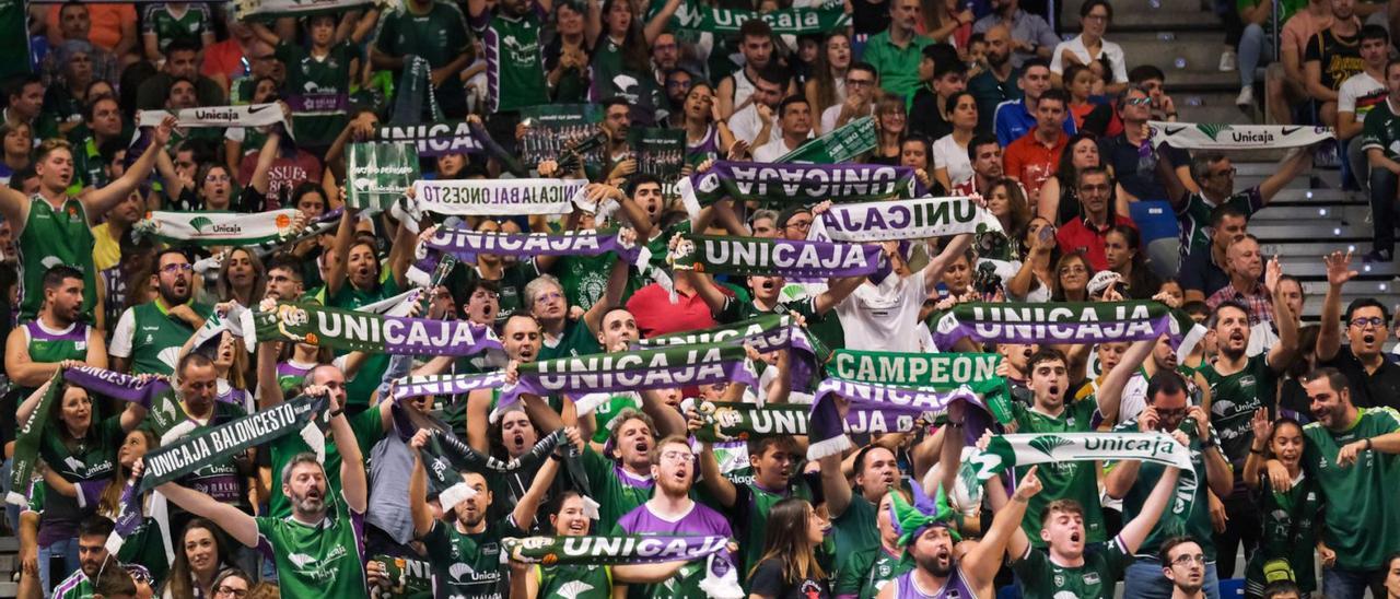 El Martín Carpena se llenó hasta la bandera de un público que estuvo muy metido en el partido y siempre ayudó al equipo.