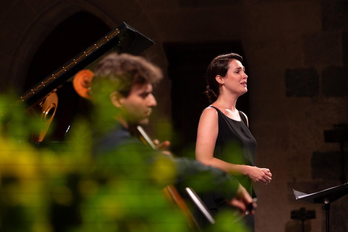 Montserrat Seró  i Pau Codina durant l'homenatge a Pau Casals i Conxita Badia al festival de Peralada