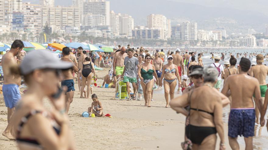 El infierno ya está aquí: 43 grados y noches que no bajarán de 26 en Alicante