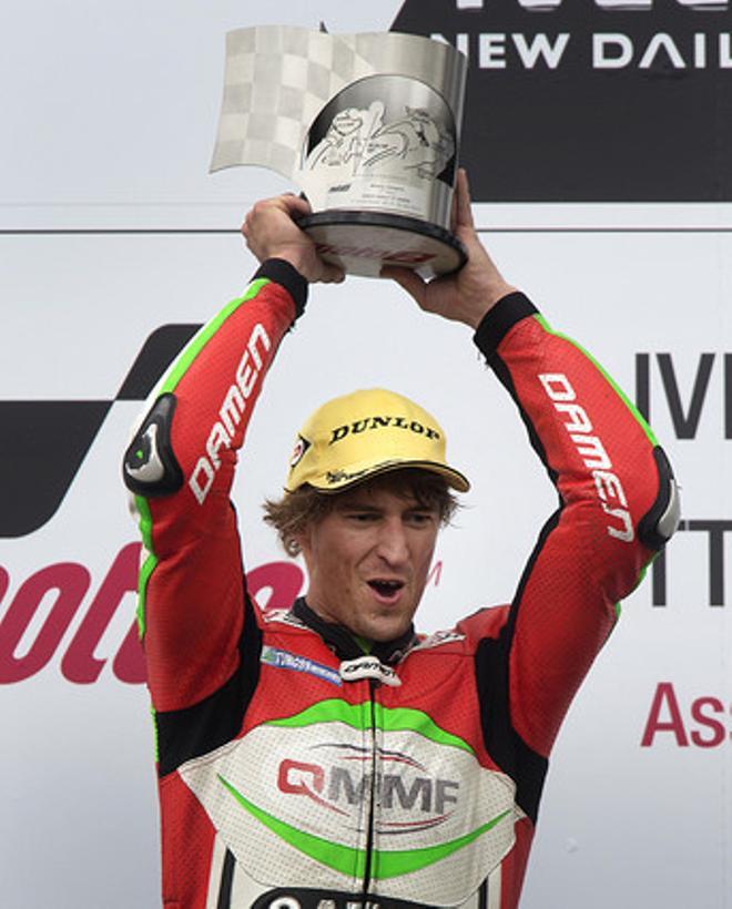 West, un veterano de 32 años, gana la carrera de Moto2