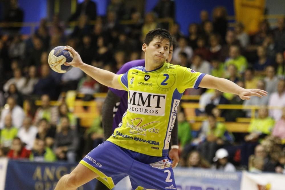 MMT Seguros - Balonmano Torrelavega