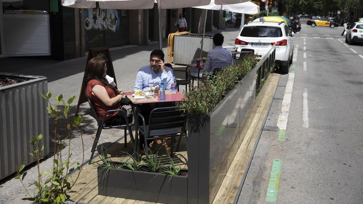 Prototipo de Urbadis Microarquitectura instalado en la calle de Rosselló, 51.