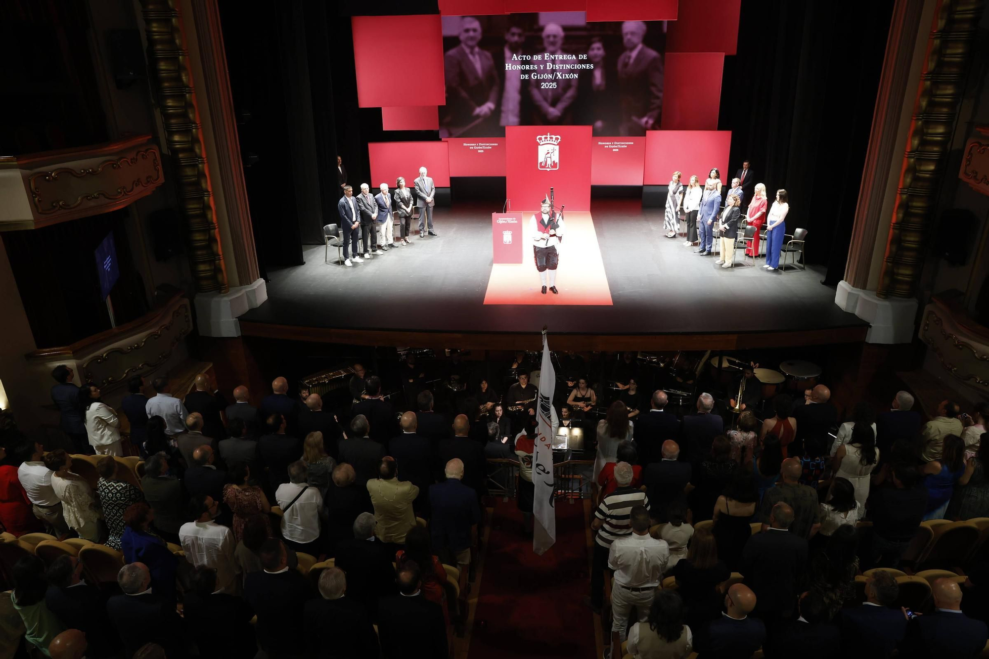 La entrega de medallas y distinciones de Gijón, en imágenes