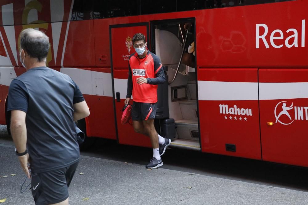 Entrenamiento del Sporting en El Molinón