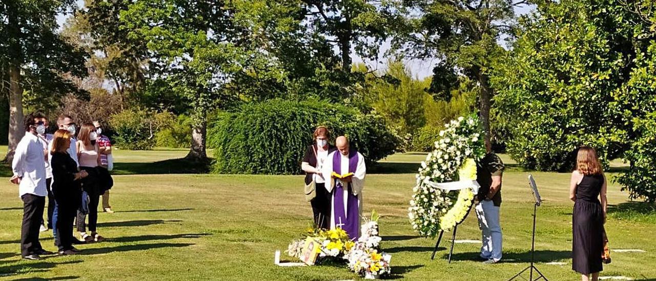 Imagen del funeral del médico Vicente Sánchez, el pasado sábado en el Parque de la Paz.