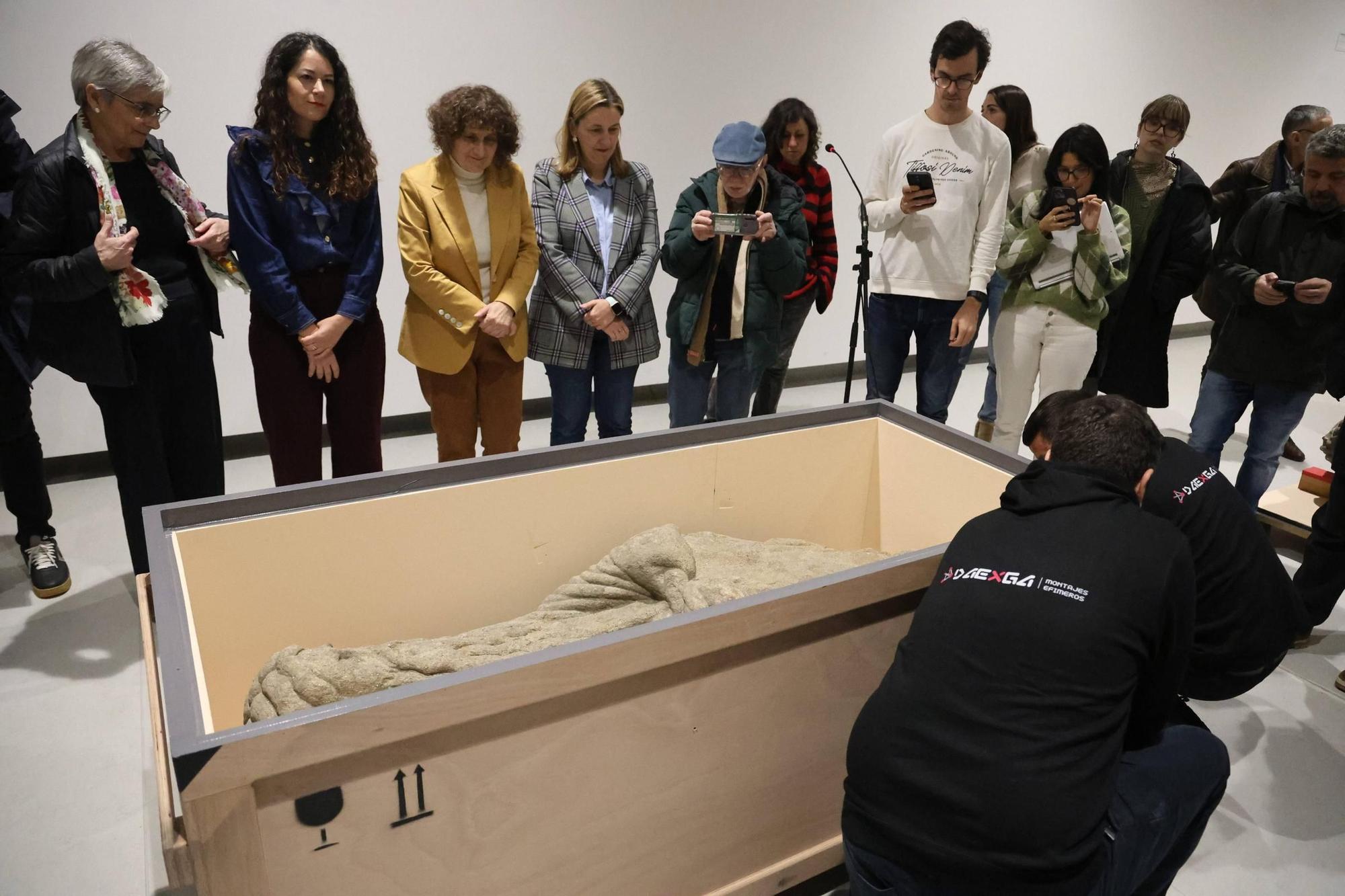 As estatuas do Pórtico da Gloria volven ao pobo