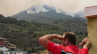 Medios extremeños viajan a Tenerife para combatir el incendio