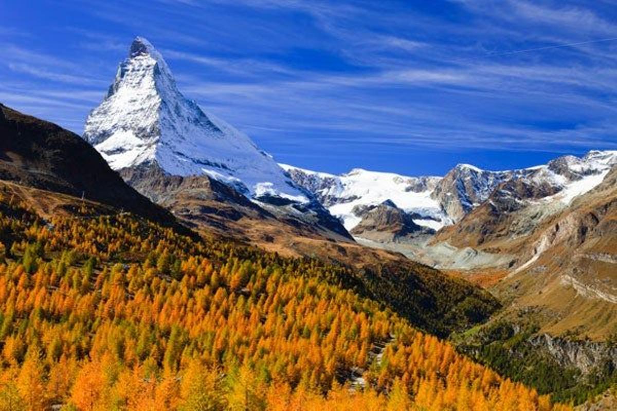 Montaña Matterhorn vista desde Zermatt, Suiza.