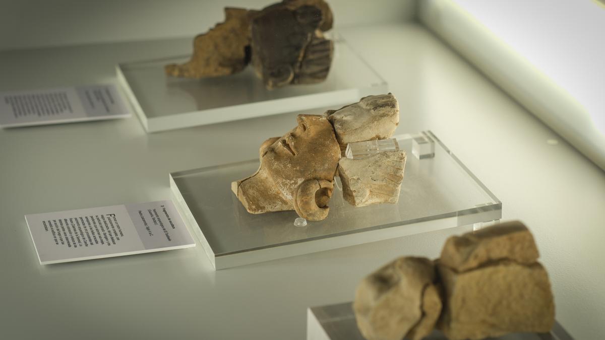 Las figuras de El Turuñuelo que se exponen en el Museo Arqueológico.