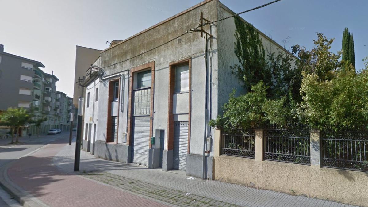 La finca del carrer Girona on es traslladarà la mesquita