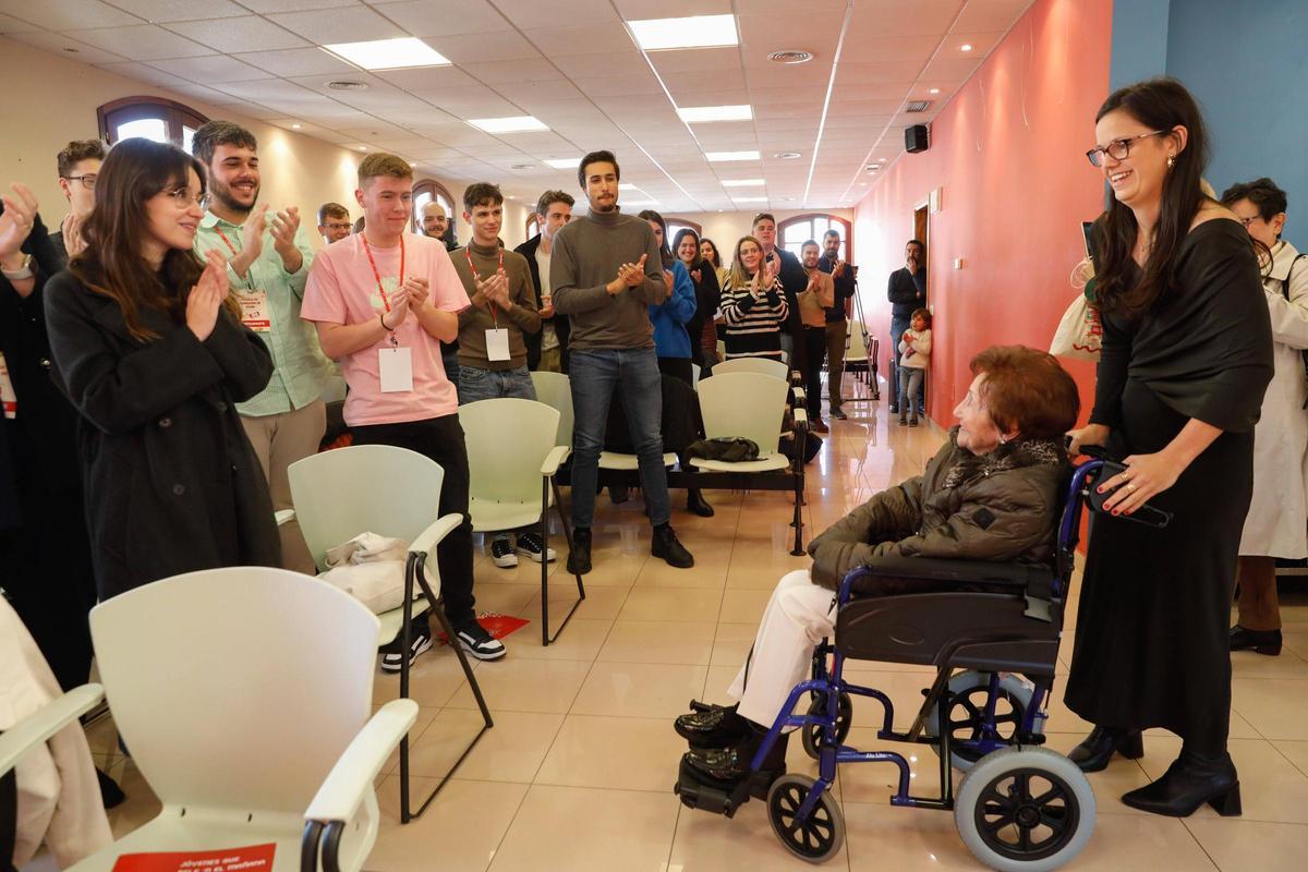 Maricuela, la histórica socialista, homenajeada en Avilés