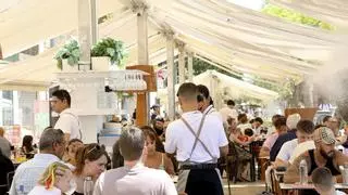 El SEPE busca camareros para trabajar en Alicante: hoteles, restaurantes y cafeterías buscan trabajadores