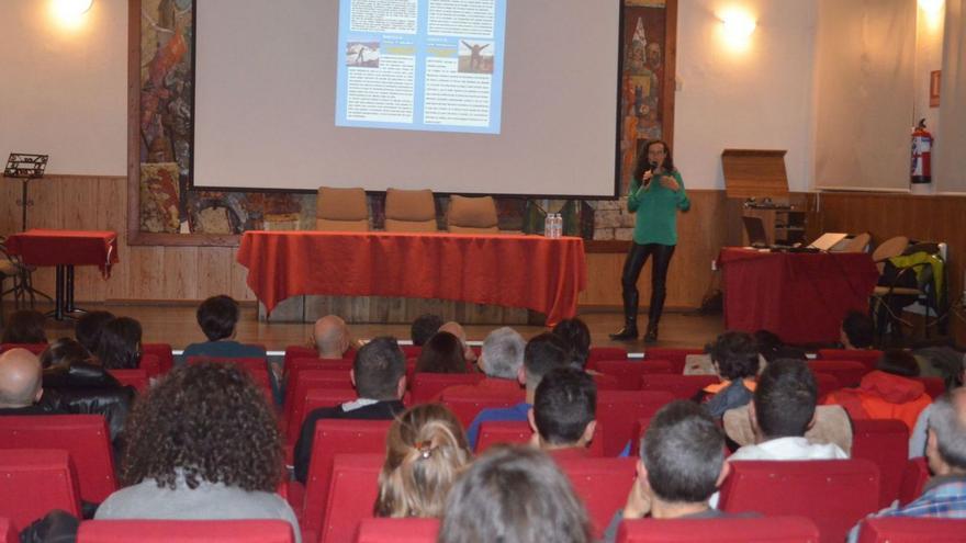 Sonia Casas durante la charla en la Casa de Cultura La Encomienda. | E. P.