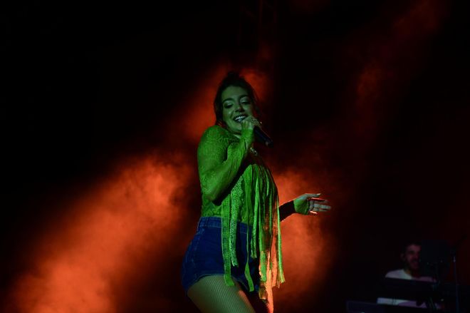 Las imágenes del concierto de Ana Guerra en la feria de Plasencia