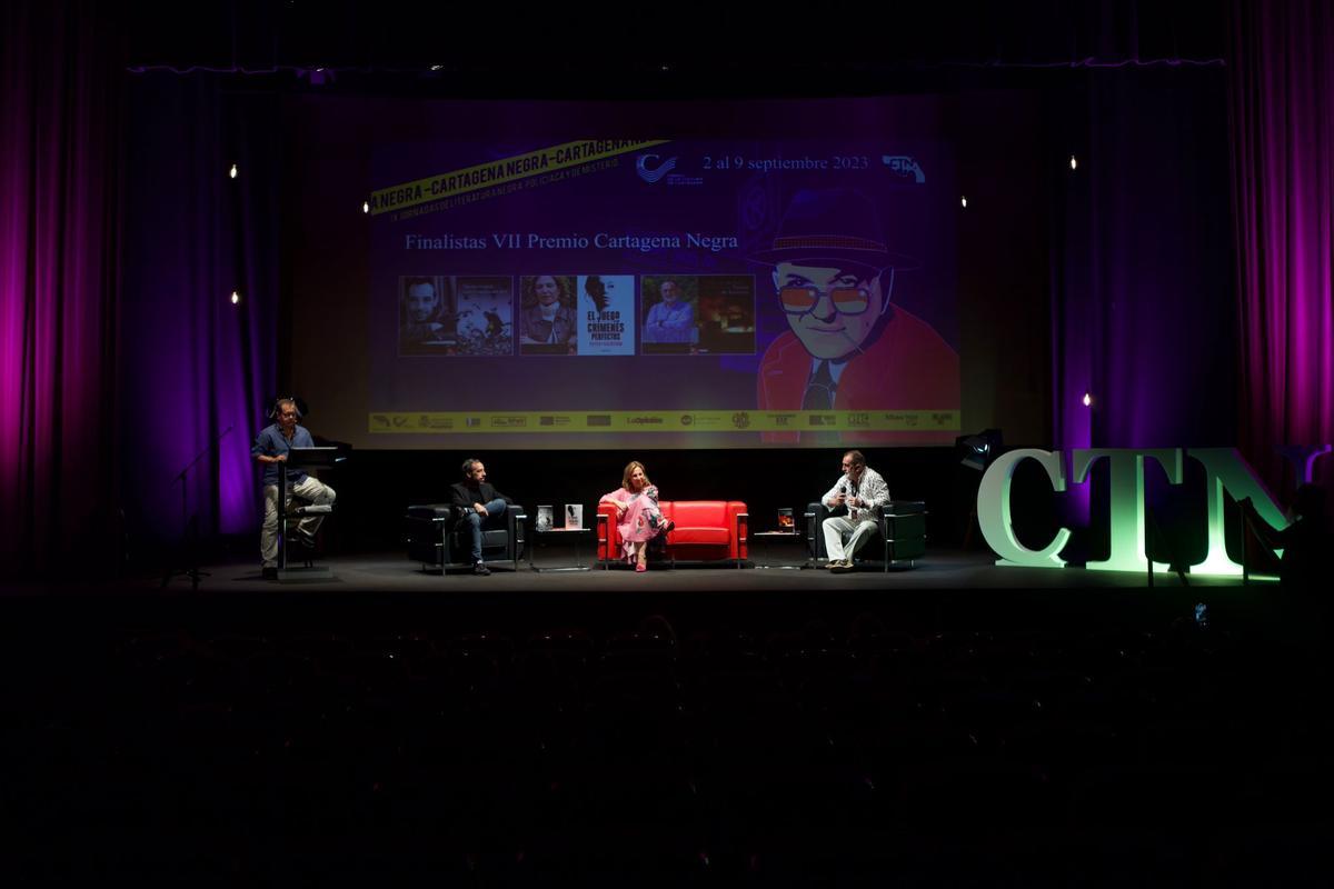 La mesa redonda en la que participaron los 3 aspirantes al premio Cartagena Negra 2023