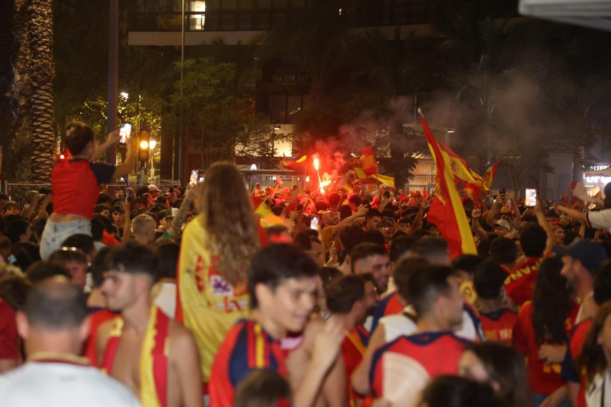 Las mejores imágenes de la celebración de la victoria de España en Alicante