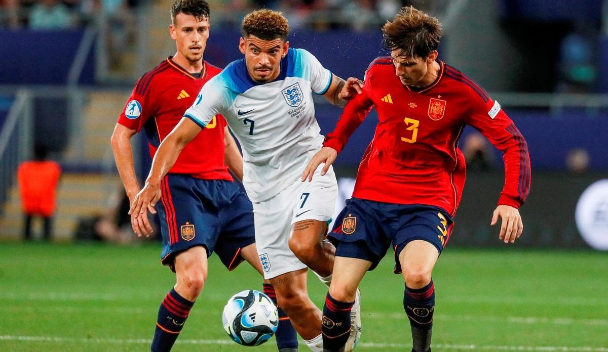 Antonio Blanco, primero por la izquierda, en la final del Europeo sub 21.