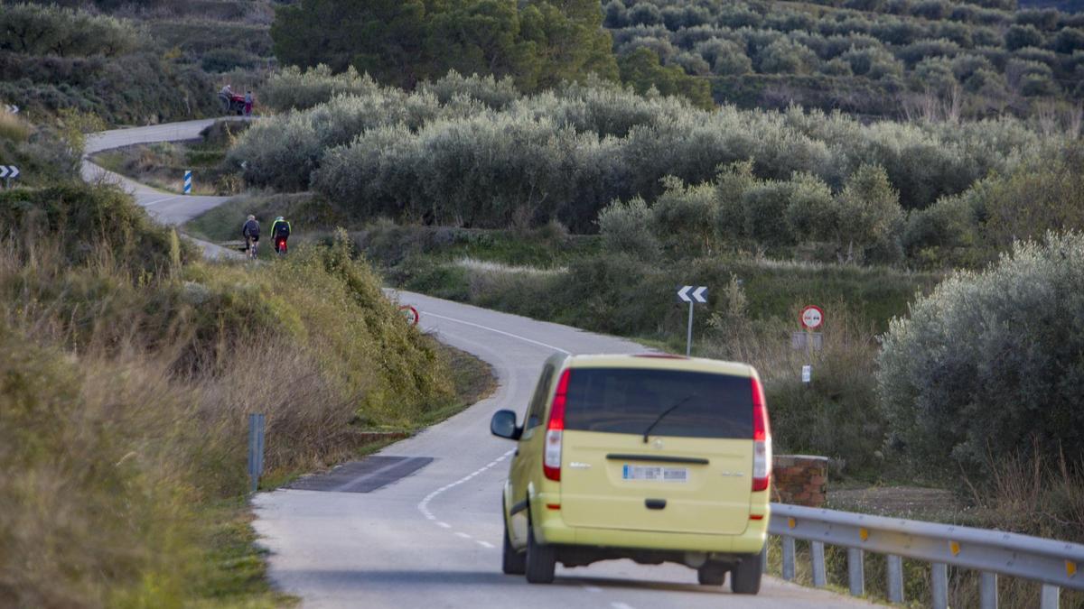 Carretera CV-622 de acceso a Beniatjar en el tramo que será acondicionado, en una imagen de archivo.