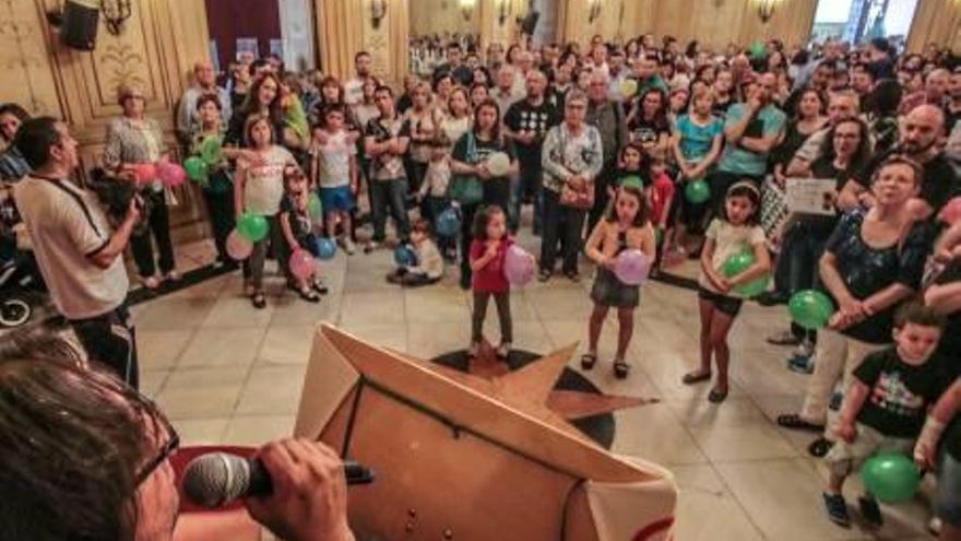 Los padres de 140 niños de «Dinoco» logran que Orihuela asuma la atención temprana