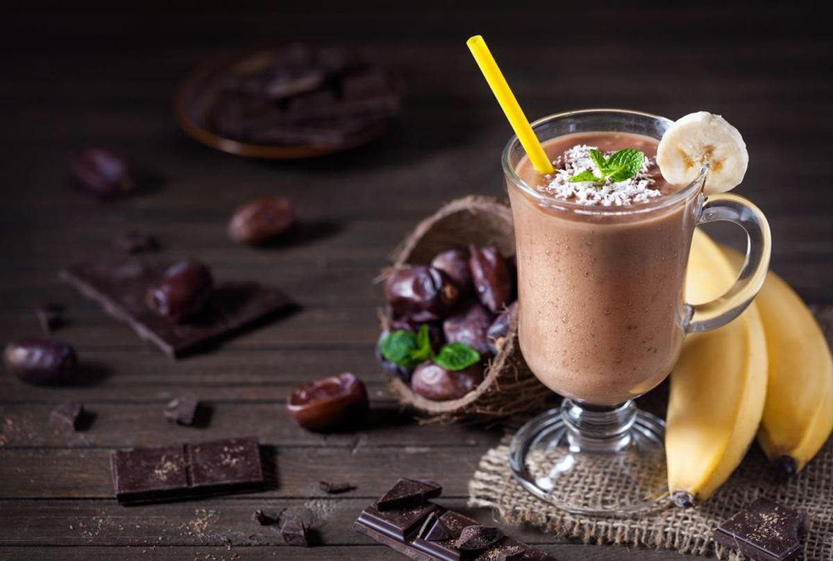 Batido de chocolate y plátano.