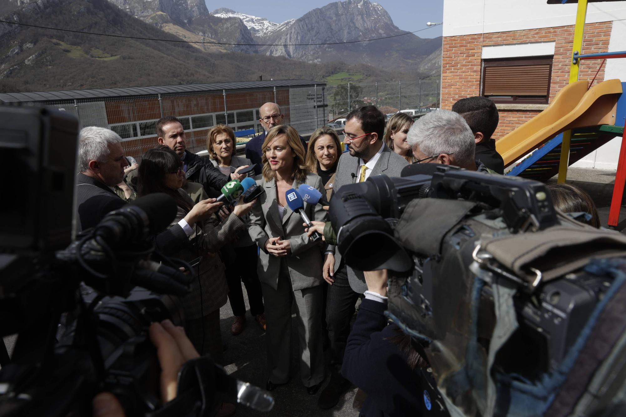 La ministra de Educación, Pilar Alegría, de visita en Asturias.