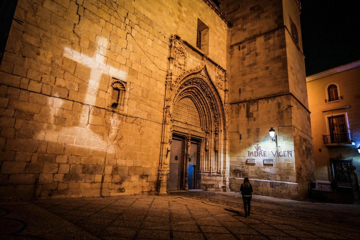 Holograma de la Cruz en abril de 2018, tres meses después de su retirada
