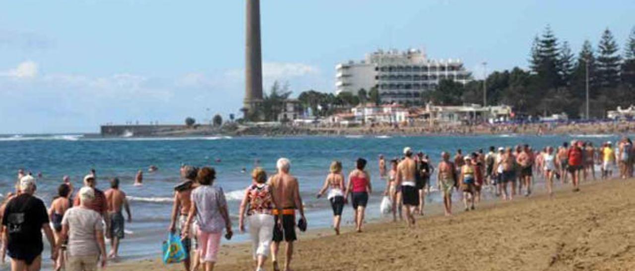 Un grupo de turistas en el sur de Gran Canaria