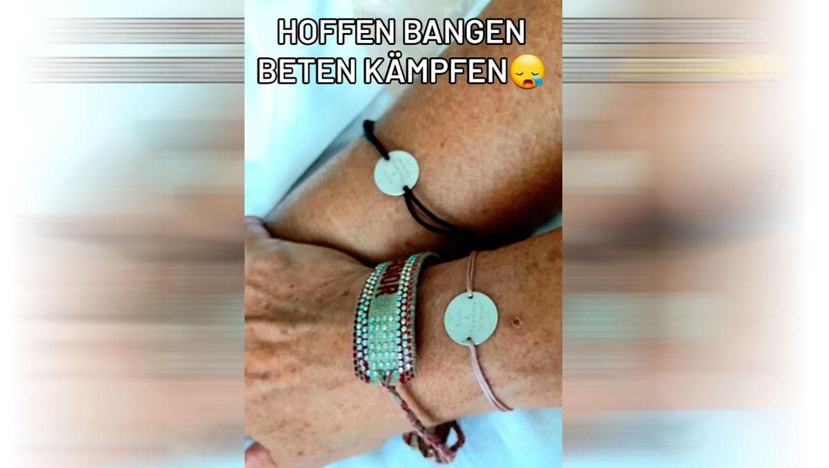 Die Armbänder sind für Kathrin Mermi-Schmelz und Thommy Schmelz seit dem letzten Eheversprechen wie Eheringe.