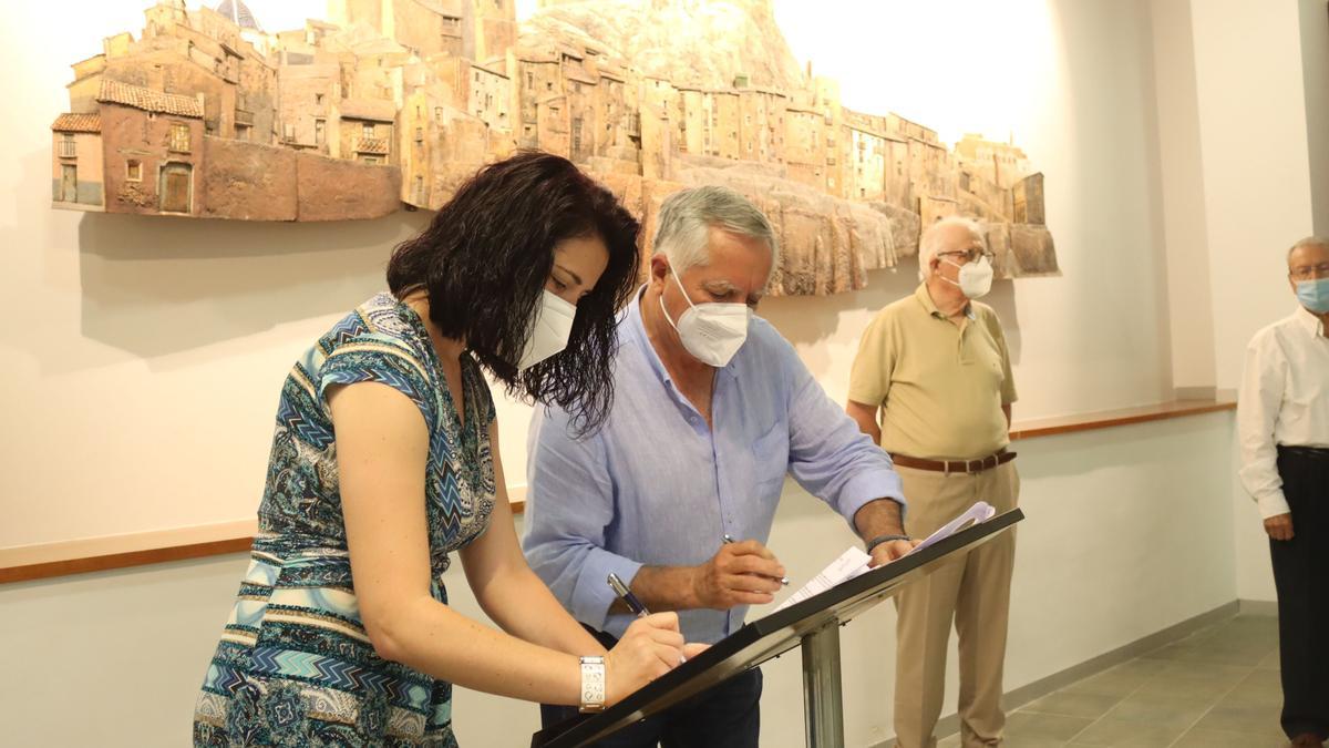 Onda luce obras de Barreira y Chillida en el Museo del Azulejo