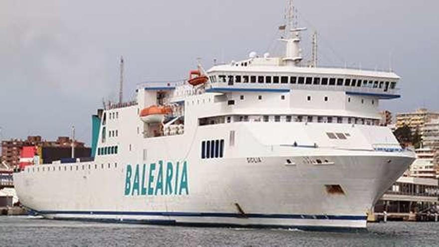 El ferry &quot;Sicilia&quot;.