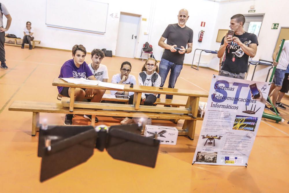 Taller de programación de drones en el IES El Palm