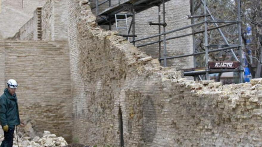 Zona derrumbada de la muralla medieval de Zaragoza.