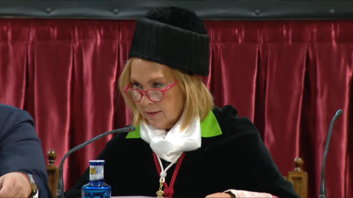 La rectora de la UCAM, Josefina García, durante el acto de apertura de curso.