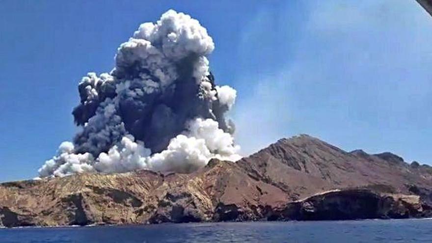 L&#039;erupció d&#039;un volcà causa almenys 5 morts a Nova Zelanda