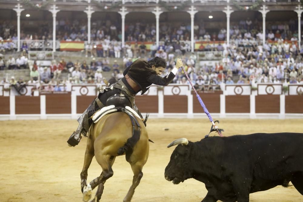 Corrida de rejones en la Feria Taurina de Begoña de 2018.