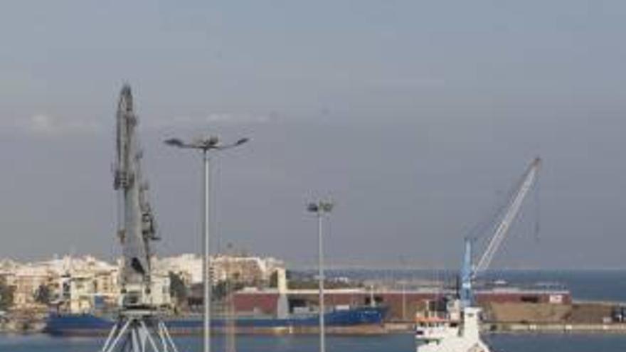Dos empresas se afianzan en el puerto de Sagunt