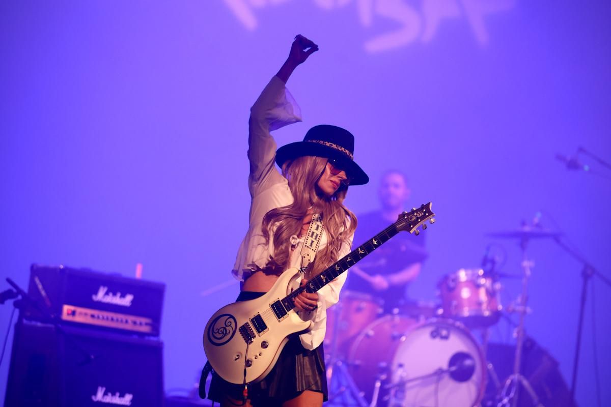 Orianthi Panagaris o la virtud de la guitarra