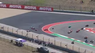 ¡Caótico inicio en Moto2! Así fue el accidente múltiple con hasta siete pilotos implicados en Texas