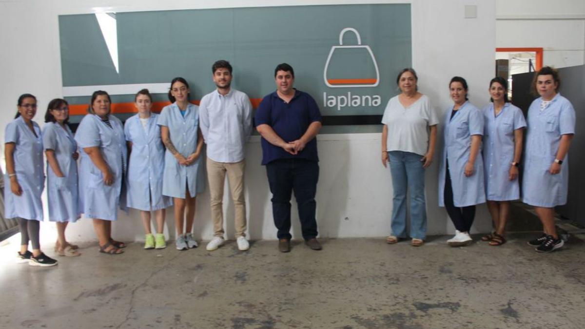 El alcalde y la edila de Empleo, en una visita a Laplana Granados Monlleó. | MEDITERRÁNEO