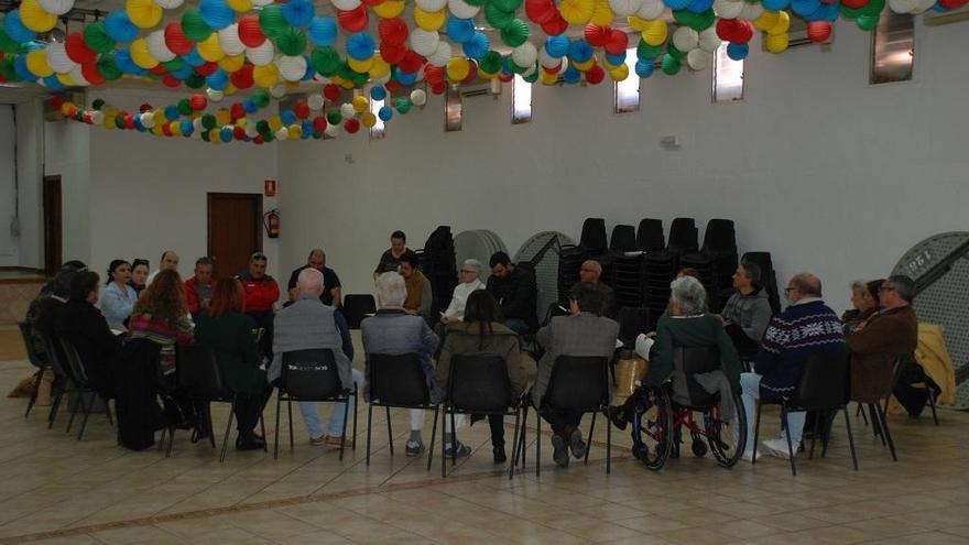 Colectivos durante la reunión del pasado sábado