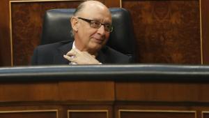 -FOTODELDIA- GRA283. MADRID, 29/05/2017.- El ministro de Hacienda, Cristóbal Montoro, esta tarde en el pleno del Congreso, en la primera sesión de debate y votación de enmiendas parciales a los Presupuestos Generales del Estado de 2017. EFE/Javier Lizon