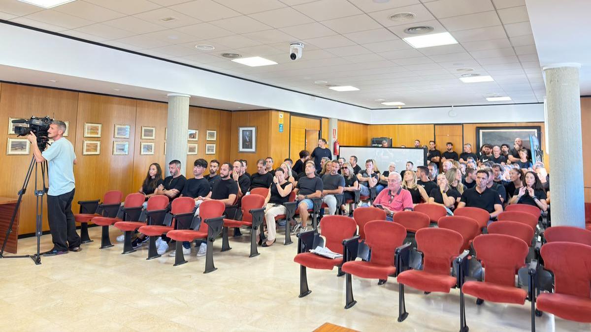 Un grupo de policías de Calvià lleva al pleno el malestar por la negociación laboral