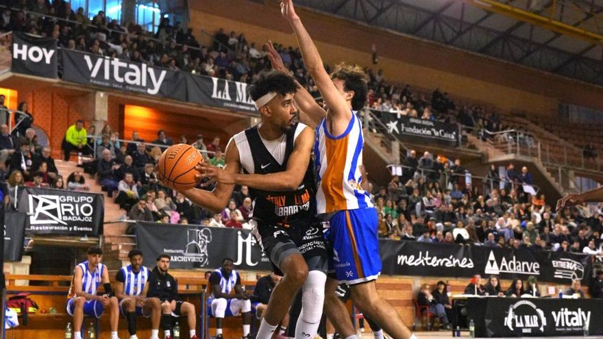 Álex Young continuará una temporada más en el Vítaly La Mar BCB