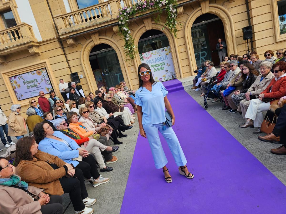 El desfile de moda de Villaviciosa, en imágenes El desfile de moda de Villaviciosa, en imágenes