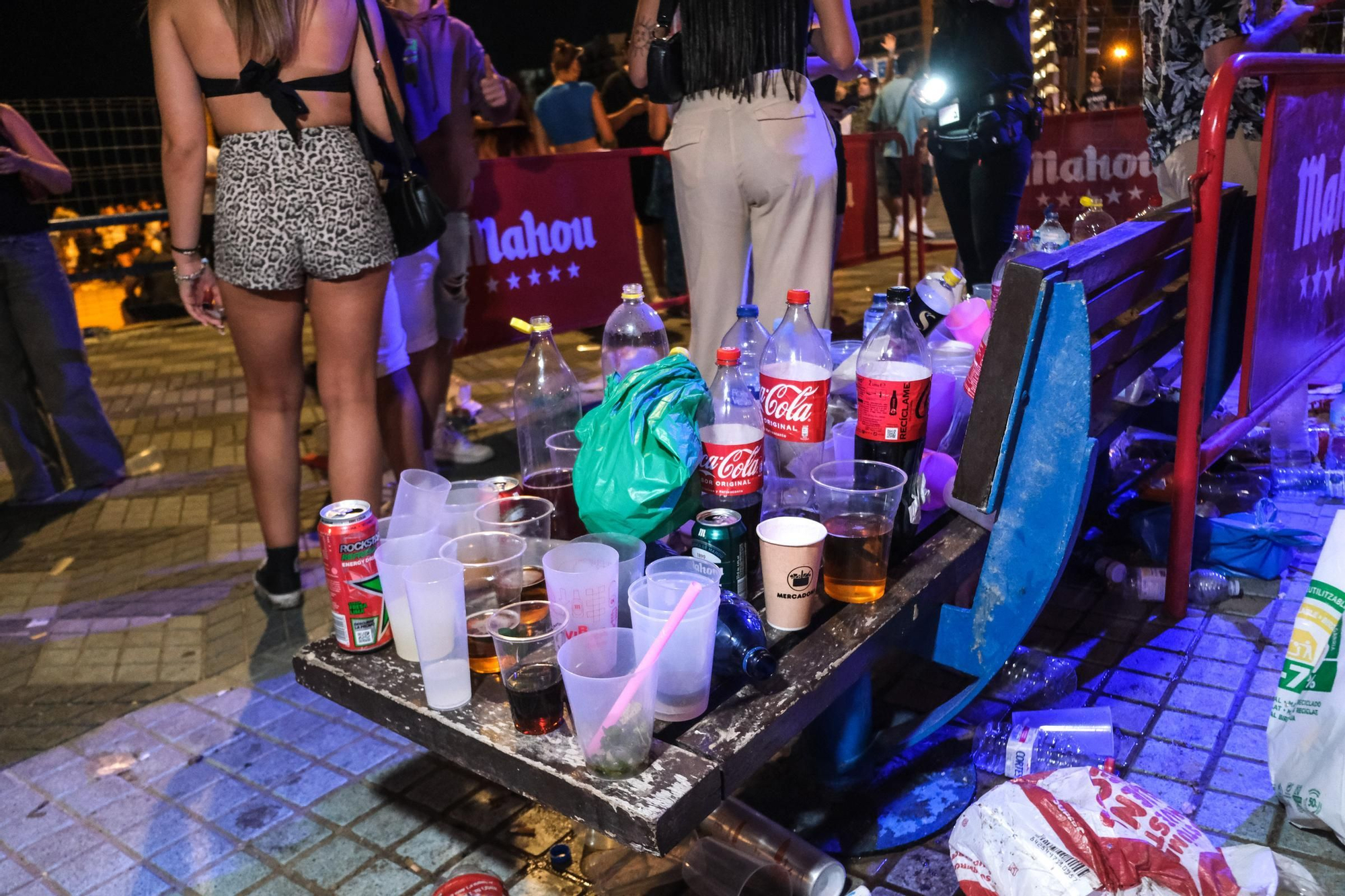 Galería de fotos: así es salir de fiestas en Hogueras de Alicante
