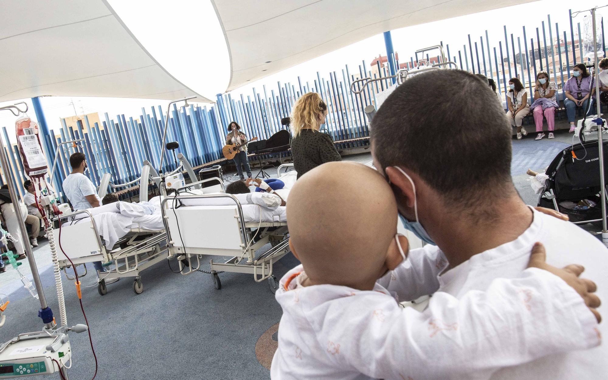 Música para iniciar el curso en el Aula Pediátrica del Hospital General de Alicante