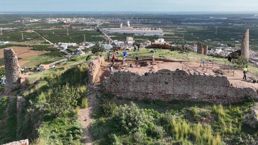 Foto aérea de los restos del castillo de la Vilavella.