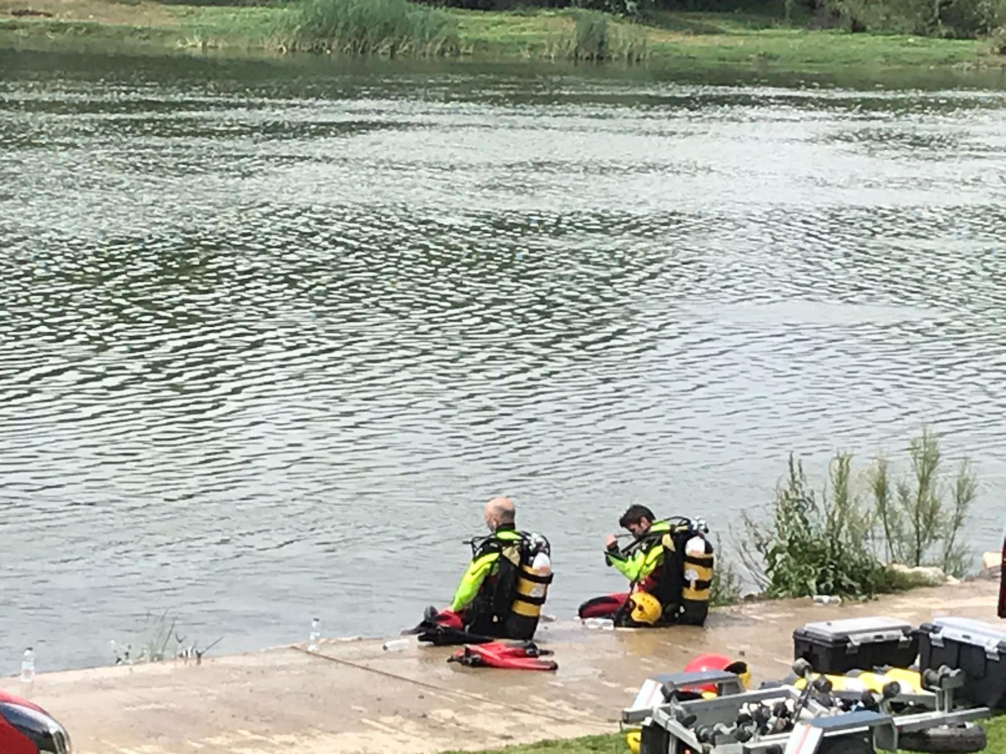 Continúa la búsqueda, con equipos de buceo, del menor desaparecido en el Ebro