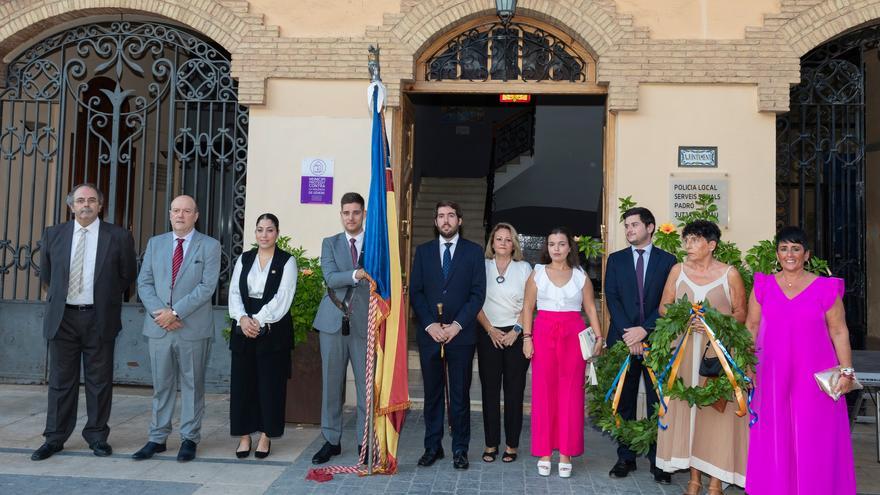 Almàssera rinde homenaje a la Senyera en el 9 d&#039;Octubre